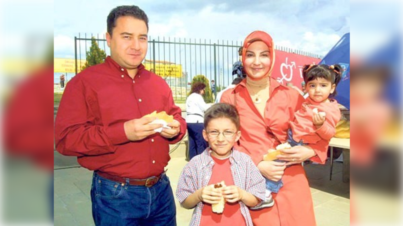 Mustafa Kerem Babacan Kimdir Kac Yasinda Ne Is Yapiyor Ve Kiminle Evlendi (4) 16X9