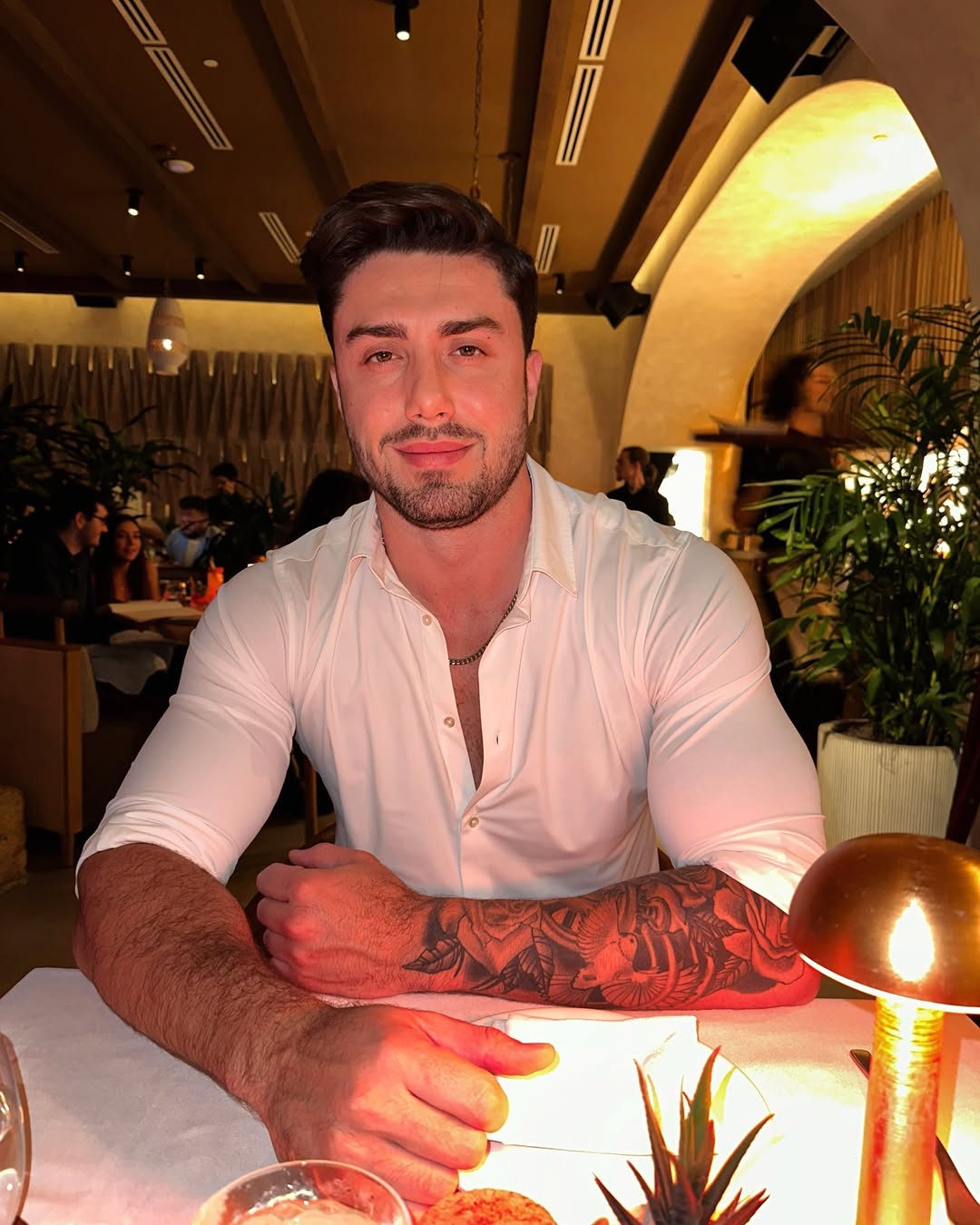 Okan Serbes Kimdir Ne Is Yapiyor Okan Serbesin Boyu Kilosu Kac Sevgilisi Var Mi (2)