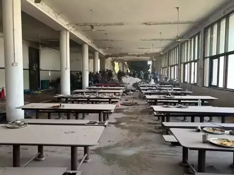 Son Dakika Hindistan Ucak Kazasinda 242 Kisi Yasamini Yitirdi