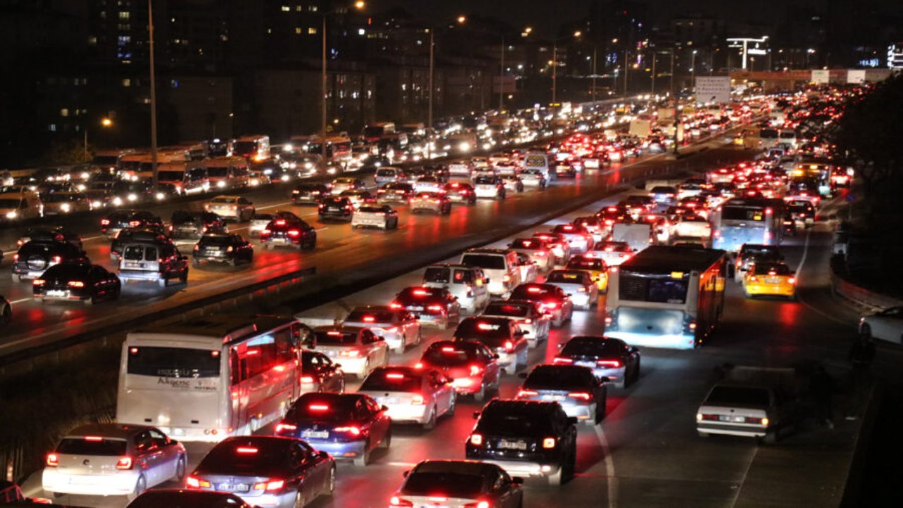 Ankaradan Izmire Ulaşım Otomobill