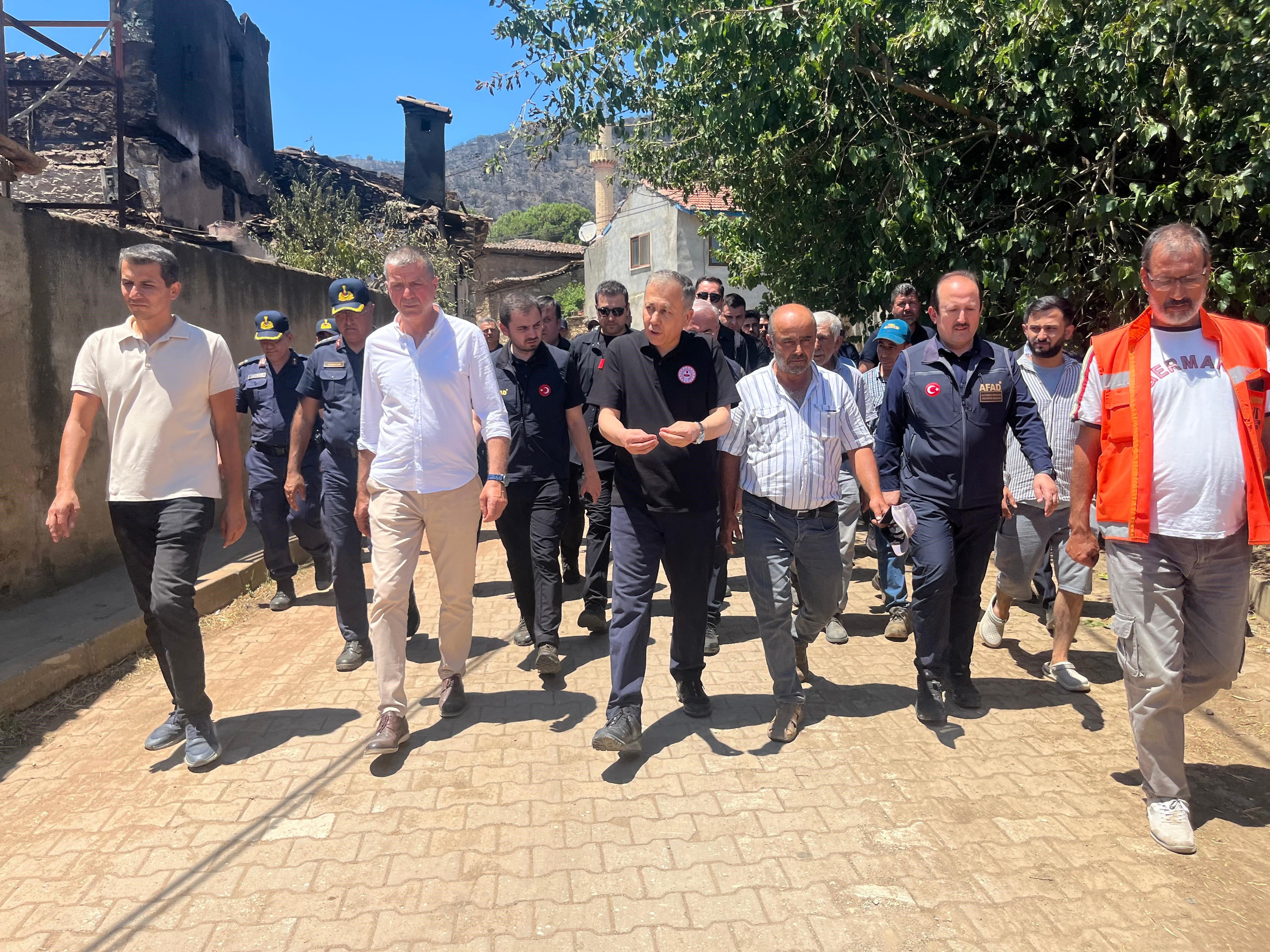 Bakan Yerlikaya Acikladi Odemisteki Hasarin Boyutu Netlesti (3)