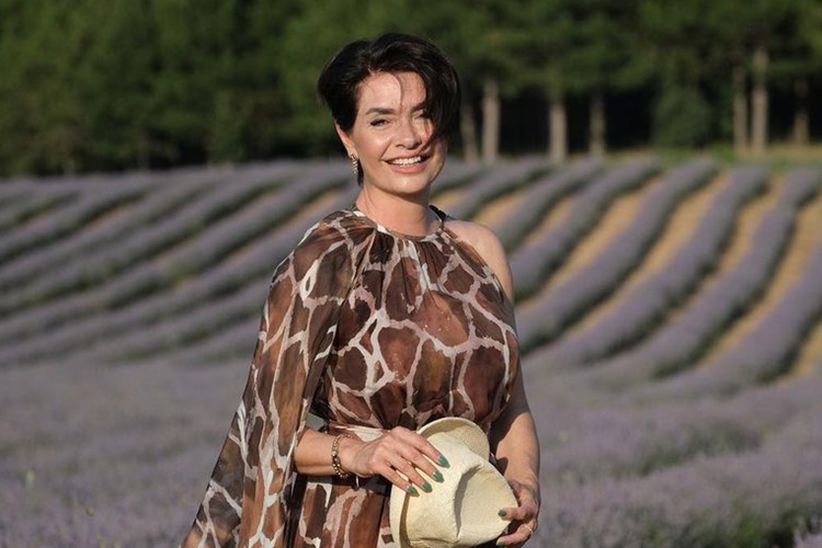 Ozlem Gurses Evli Mi Mustafa Turkay Tatar Ne Is Yapiyor (2)