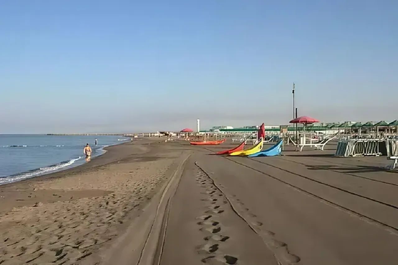 Plajda Kazdigi Kum Yigininin Altinda Kaldi 17 Yasindaki Gencten Aci Haber Geldi (1)
