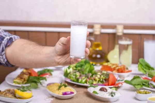 Raki Buzlukta Saklanir Mi Raki Kapagi Acildiktan Sonra Ne Kadar Surede Tuketilmelii