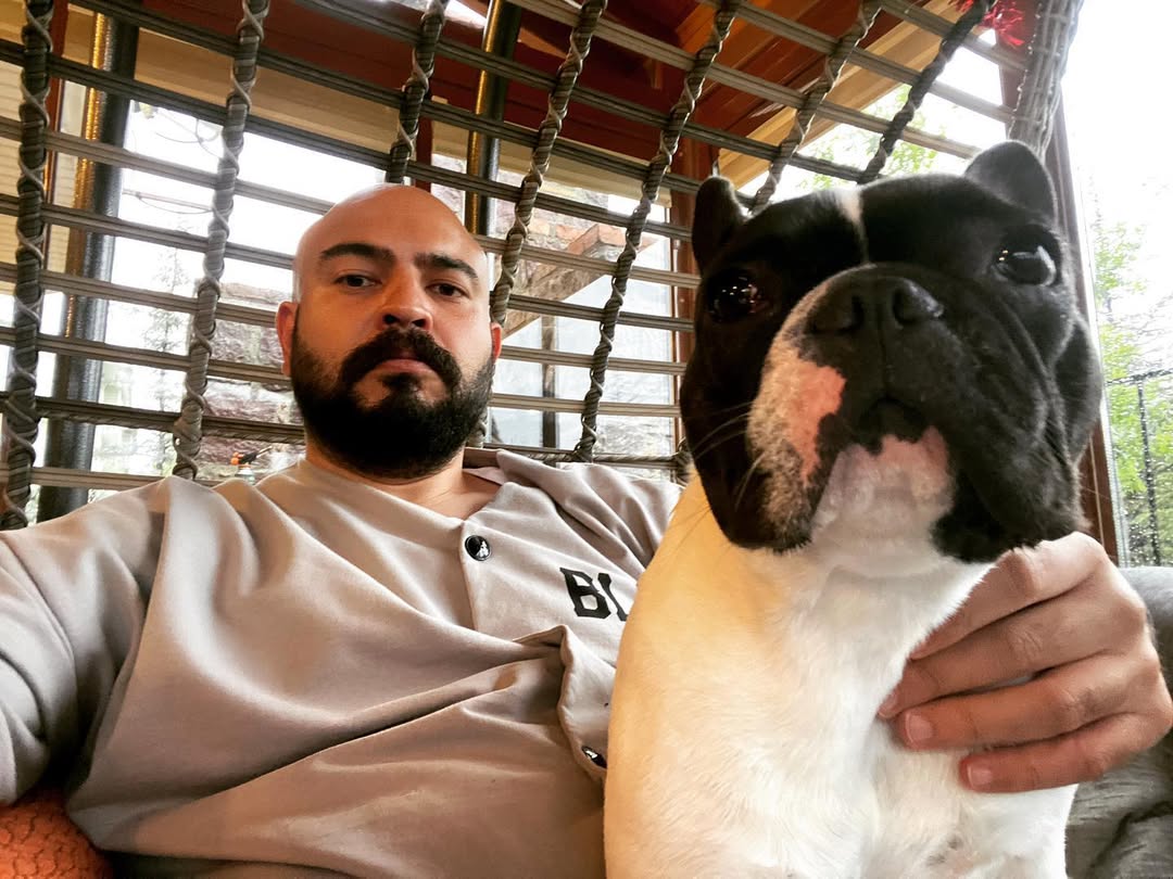 Yuce Armagan Erkek Kimdir Evli Mi Ecem Erkek Bosandi Mi Kiminle Evliydi (3)
