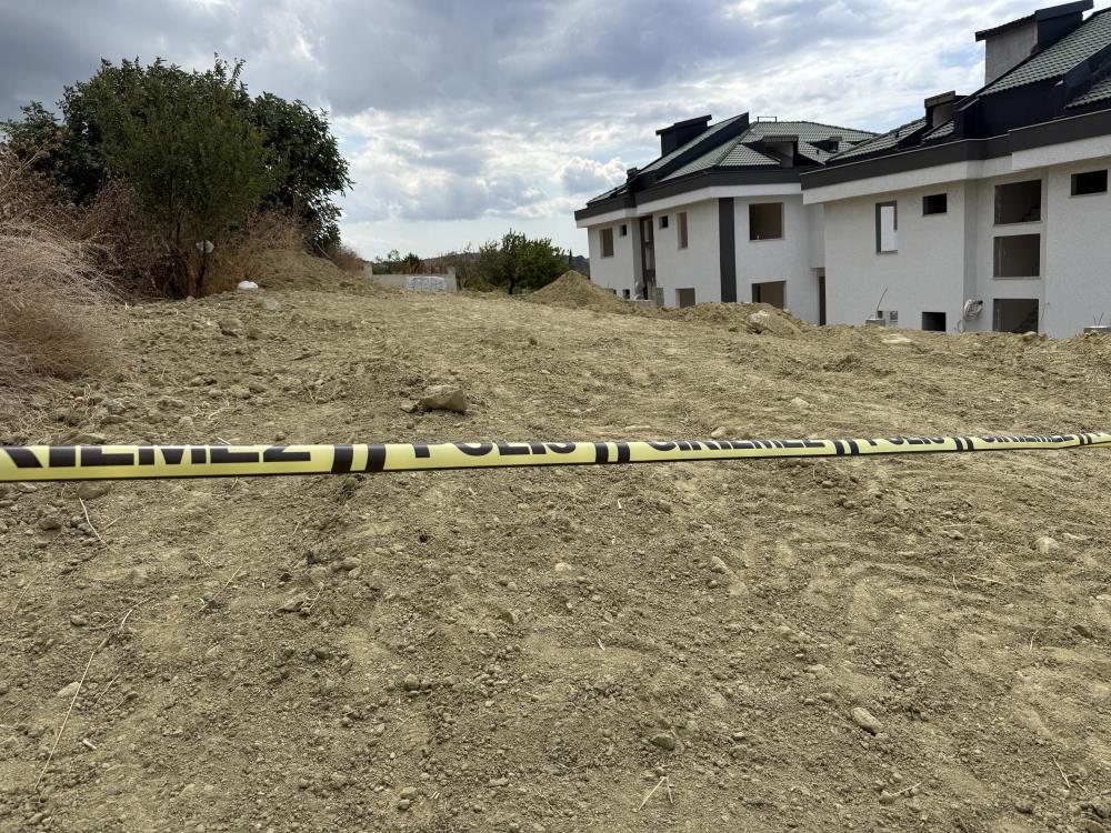 Kayip Sahsin Cesedi Villa Bahcesinde Gomulu Bulundu