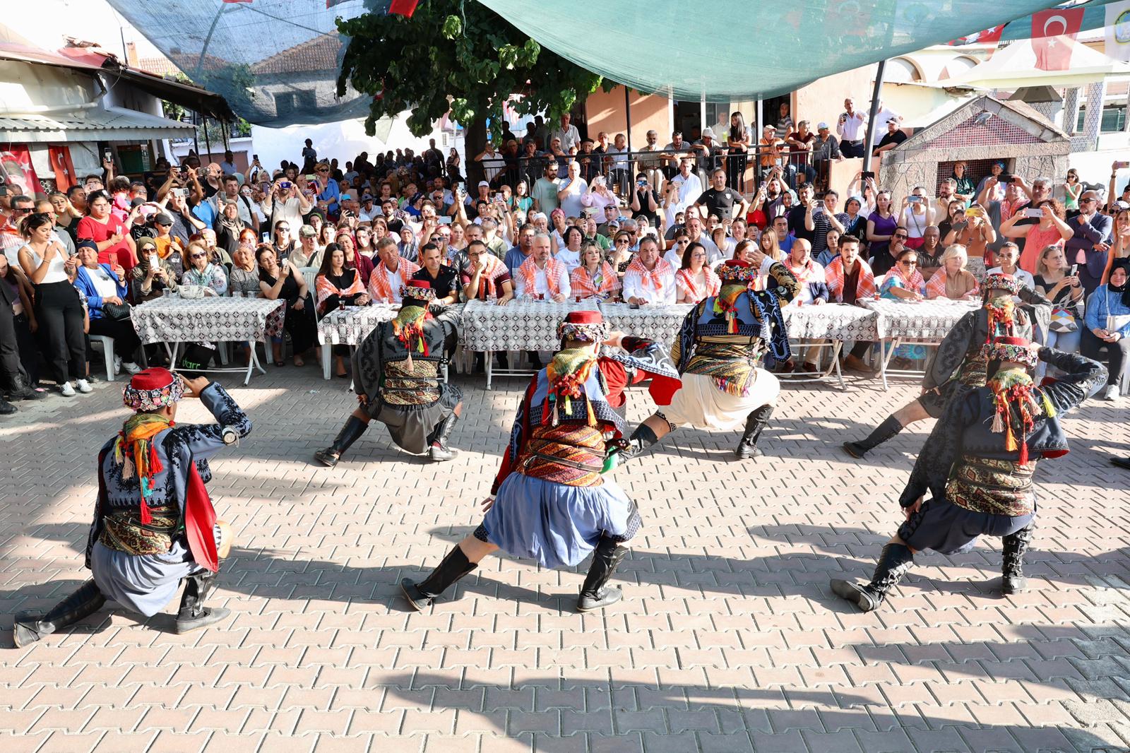 Menemende Festival Coskusu Baskan Pehlivandan Carpici Mesaj (5)