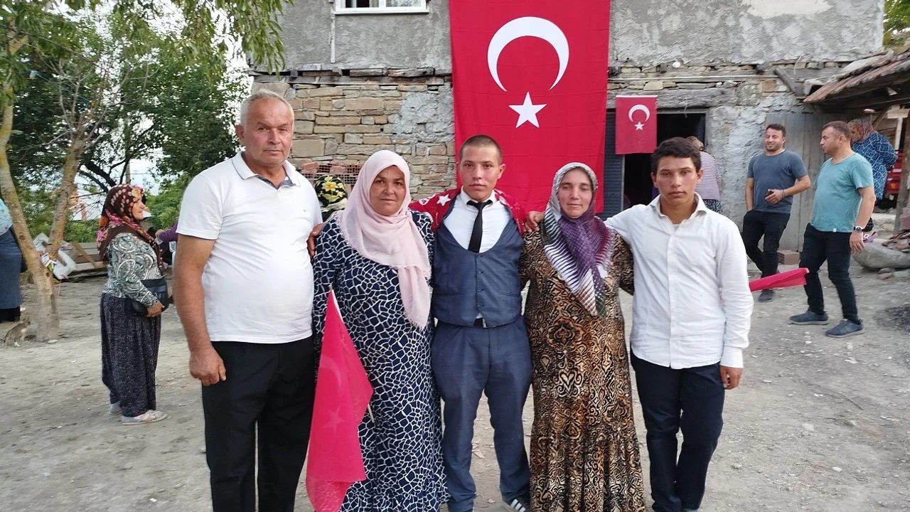 Sinopta Sosyal Medyada Yaptigi Cagriyla Gundem Olan Ibrahim Cetin Kimdir