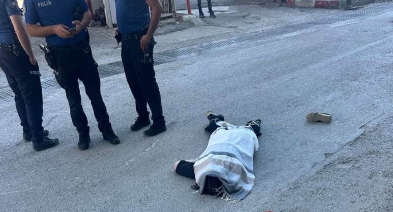 Alsancakta Katli Otoparktan Dusen Genc Kiz Hayatini Kaybetti
