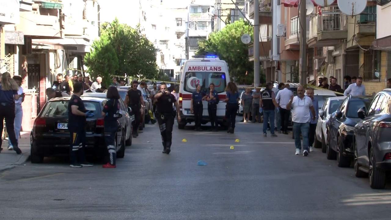 Izmir Balcovada Karakola Saldiri 2 Polis Sehit Oldu 1 Polis Agir Yaralandi