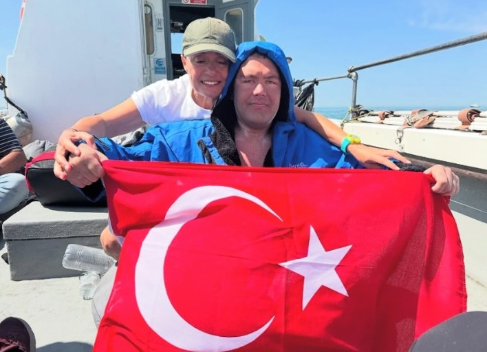 Sinirlari Kulacladi Otizmli Sporcu Tuna Tunca Engelleri Yuzerek Asti (1)