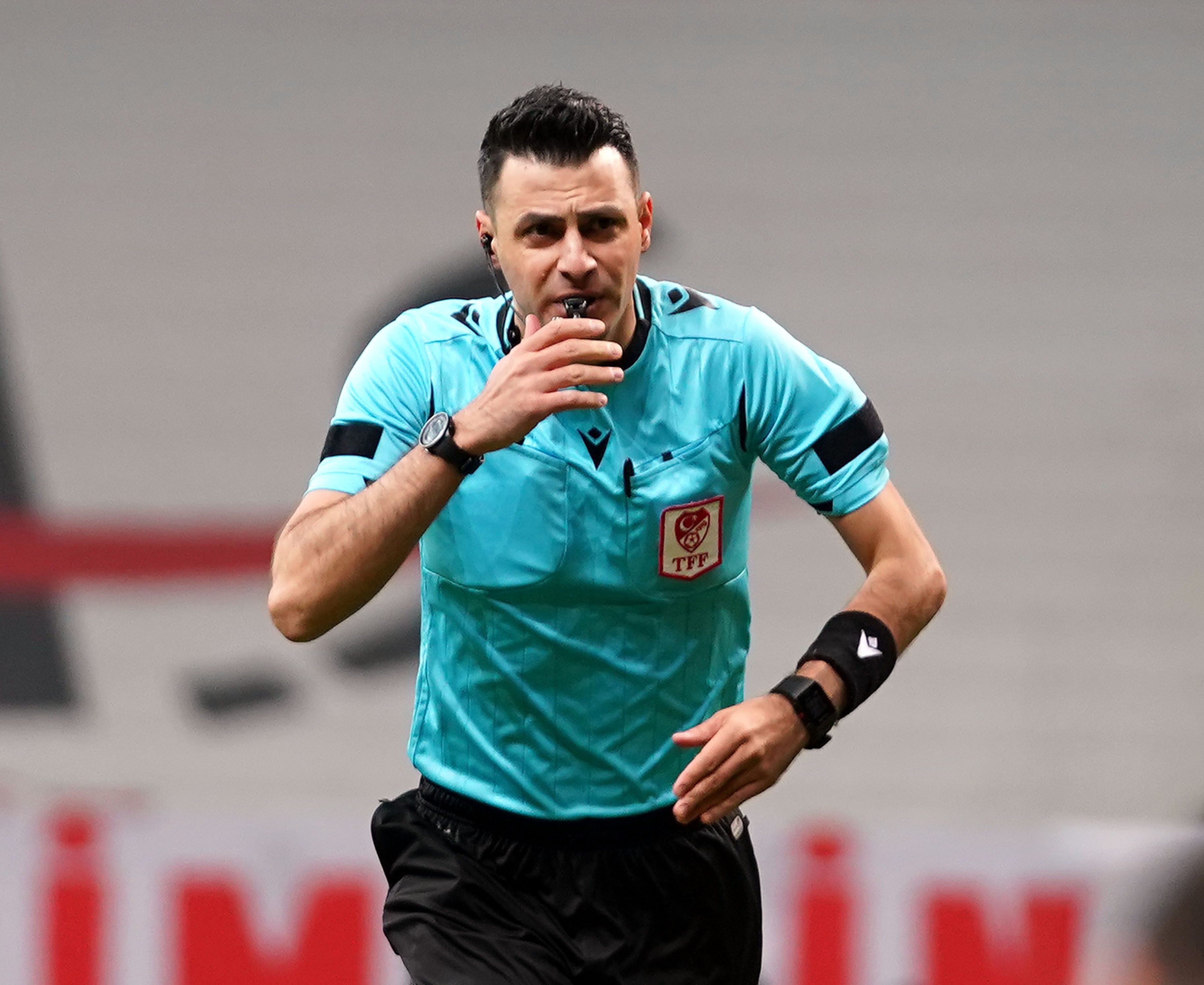 Galatasaray Besiktas Derbisinin Var Hakemi Kim Ali Sansalan Kimdir