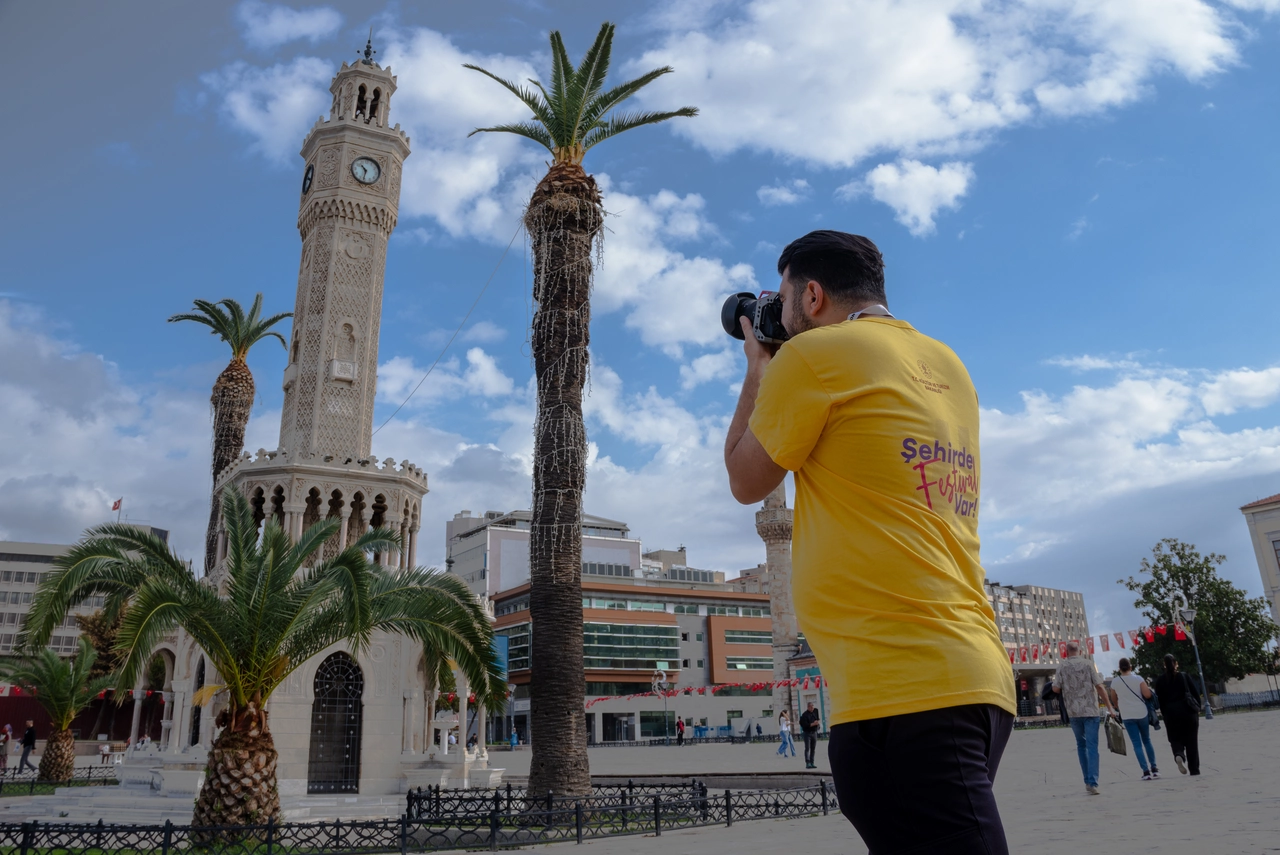 Izmir Sanatla Bulustu Kultur Yolunda Renkli Baslangic (2)
