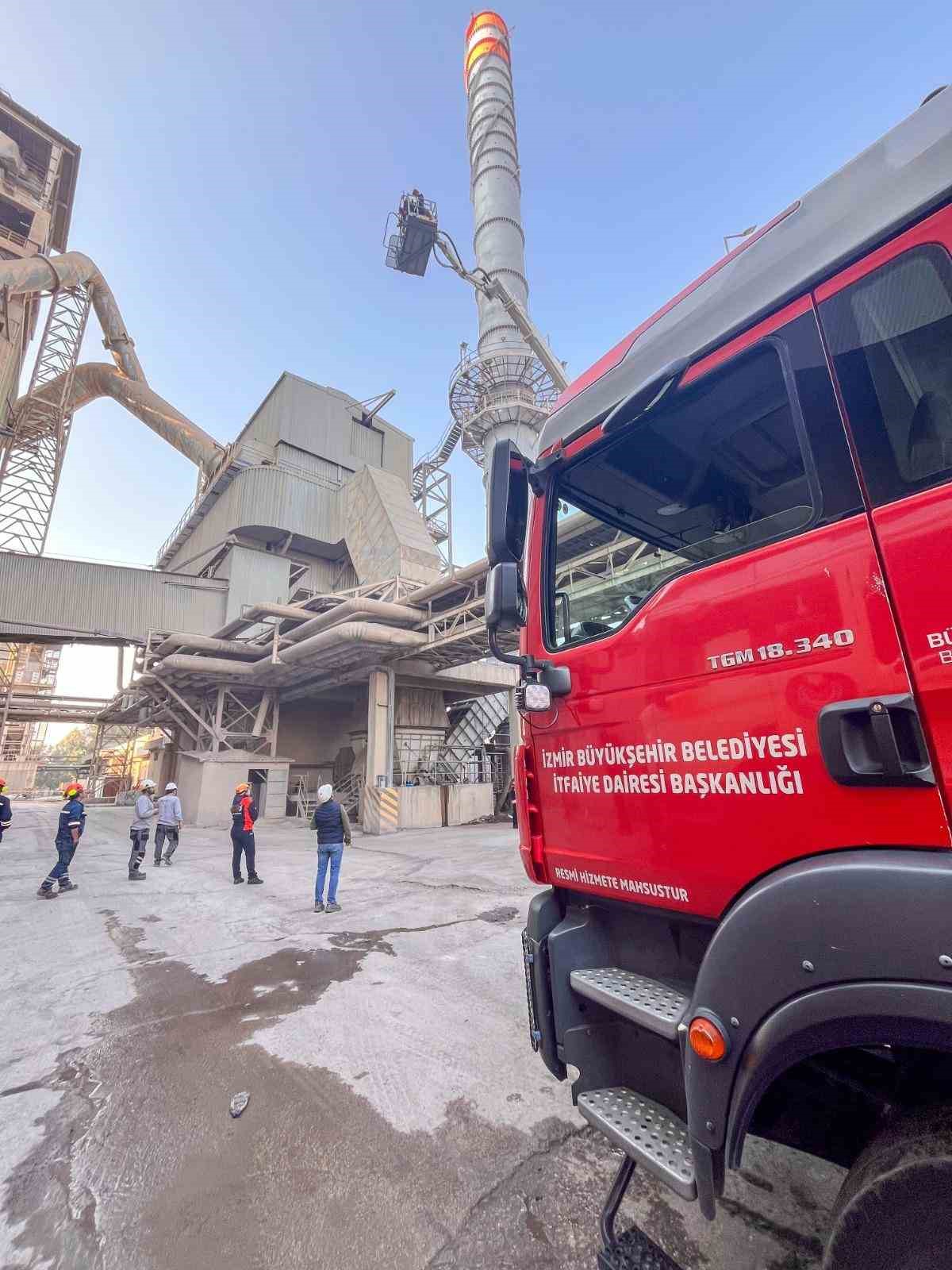 Izmirde Fabrika Bacasinda Mansur Kalan Isciler Icin Dev Operasyon-1