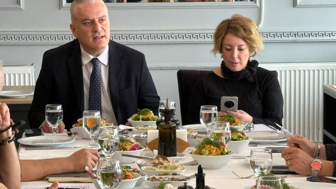 Nezih Hacialioglu Tursab Baskanligi Icin Yola Cikti (1)