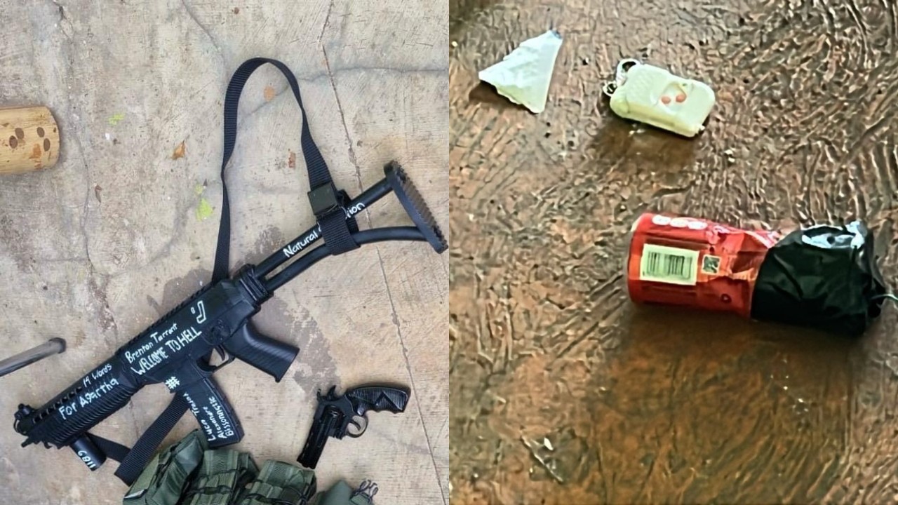 Endonezyada Okul Kampusundeki Camide Patlama 54 Yarali