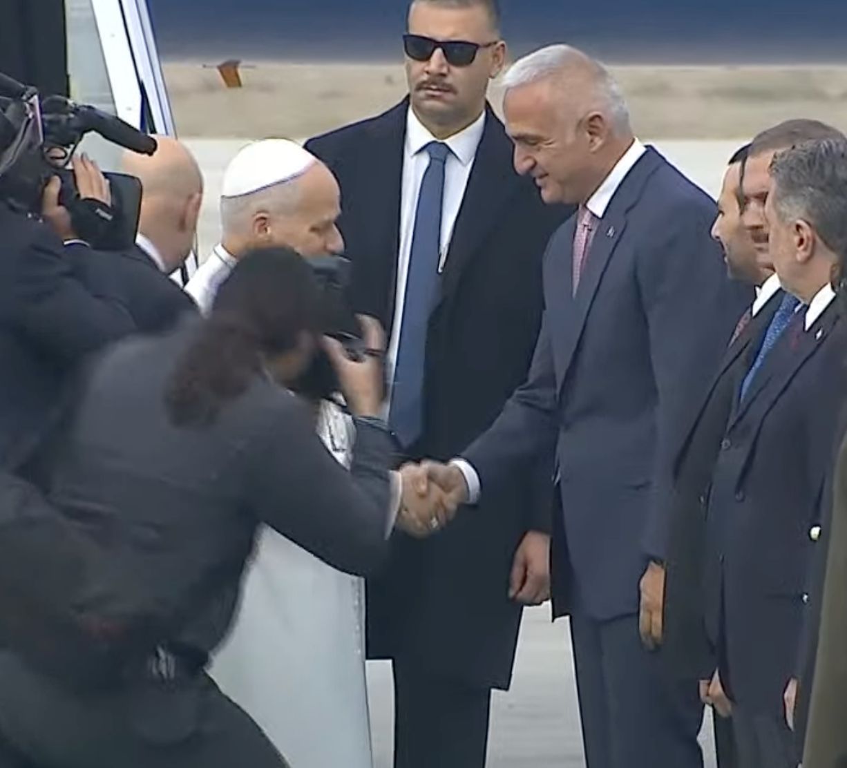 Erdogan Papa 14 Leoyu Bestepede Resmi Torenle Karsiladi-1