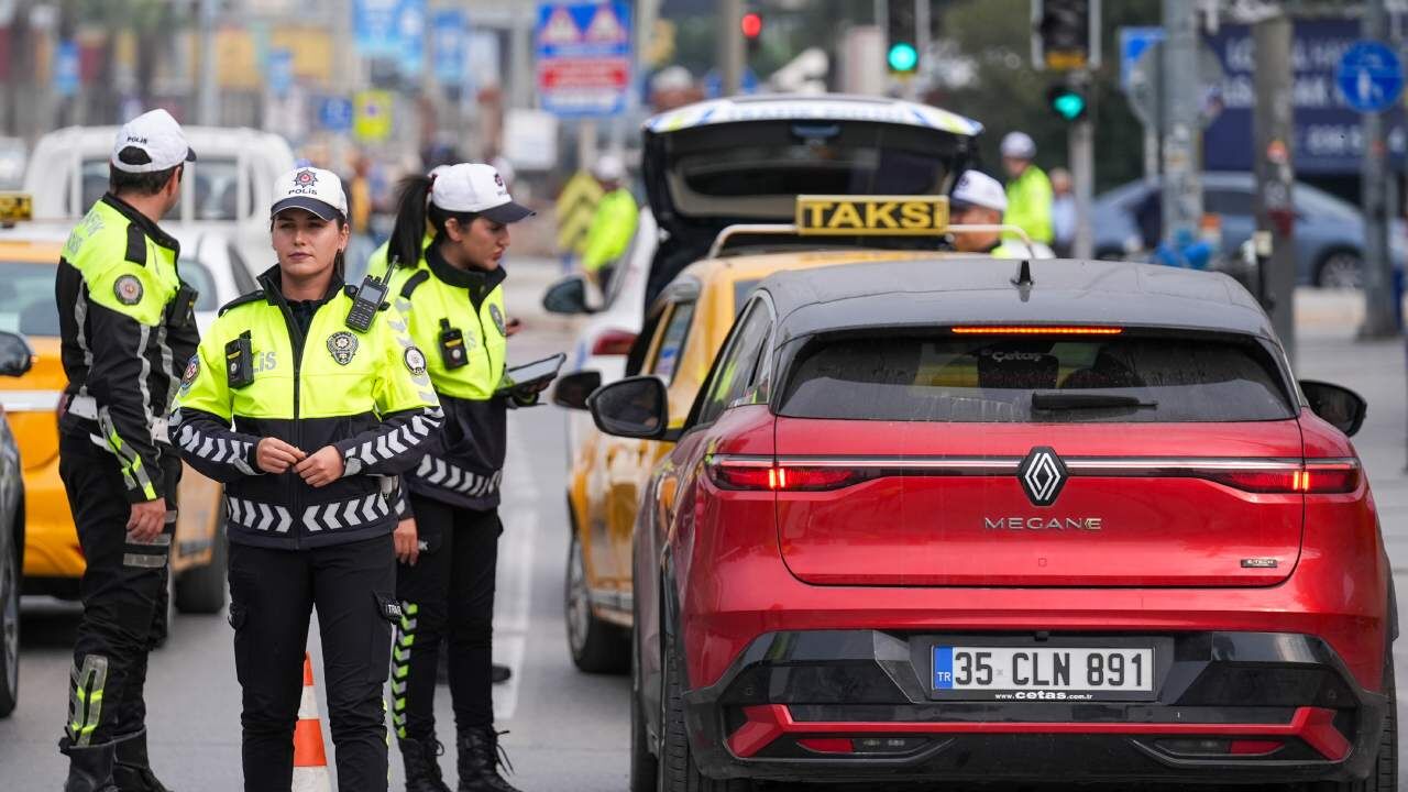 Izmirde Trafik Denetimlerine Analiz Destegi