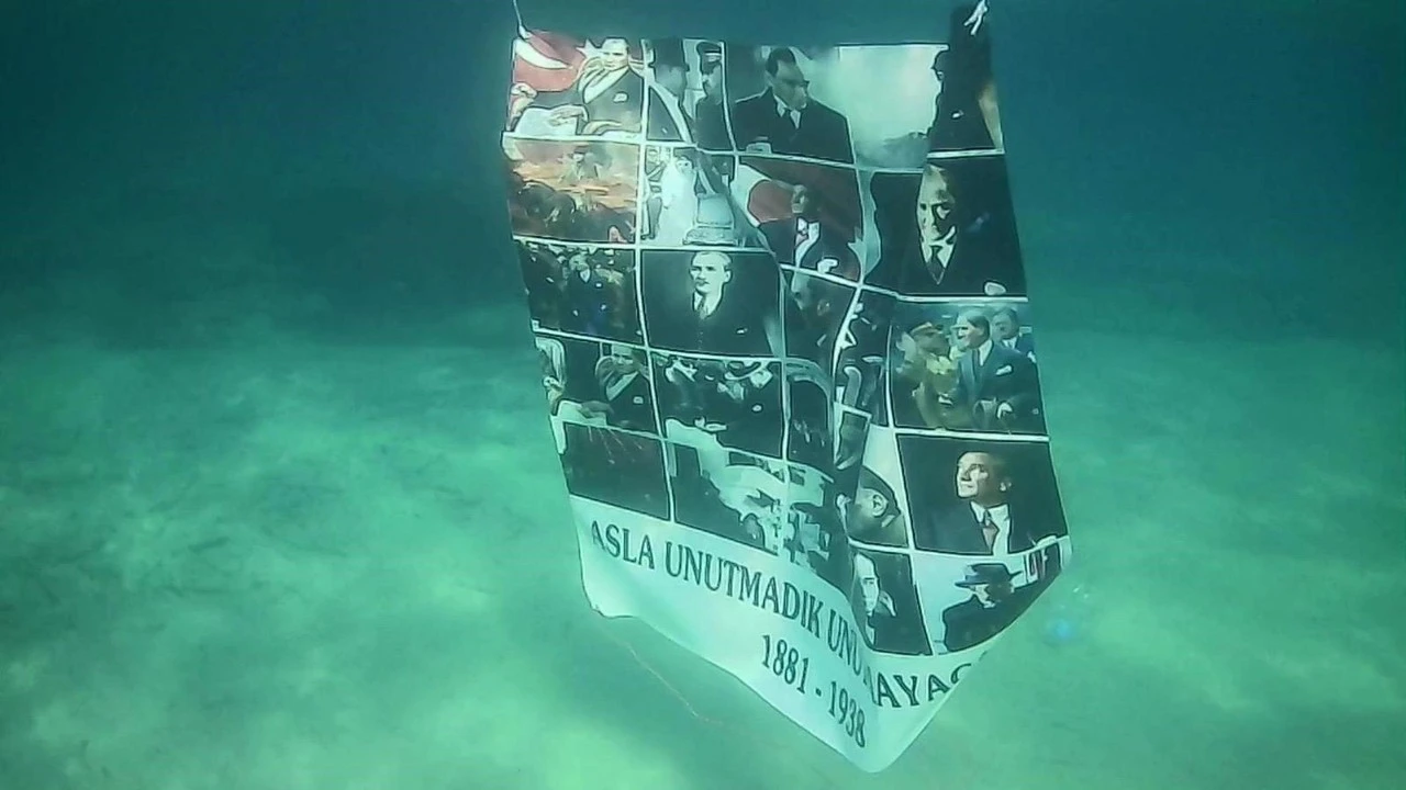 Izmirli Dalgictan 10 Kasim Oncesi Anlamli Dalis (1)