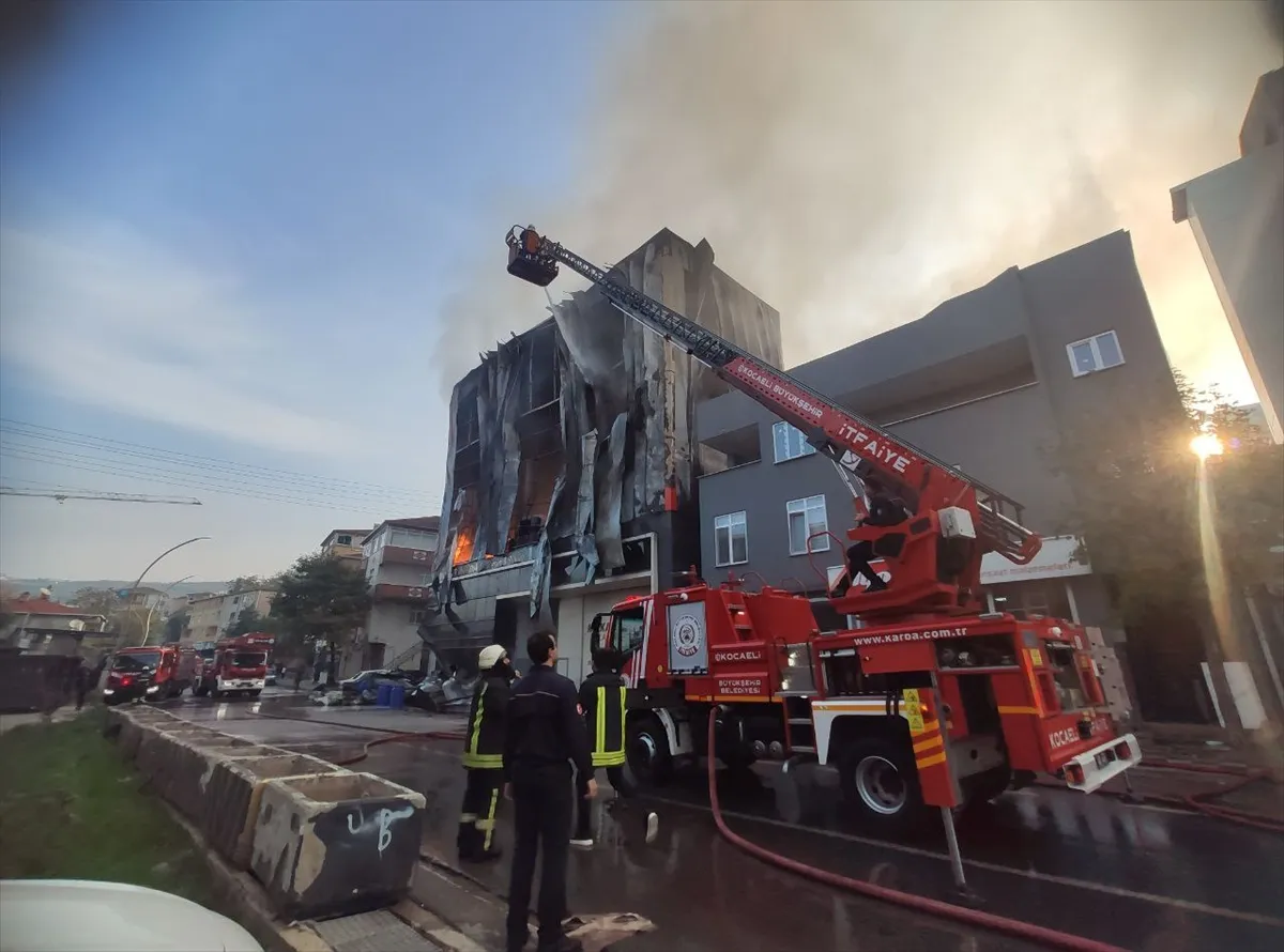 Kocaeli Parfum Deposunda Hayatini Kaybeden Cansu Esatoglu Kimdir