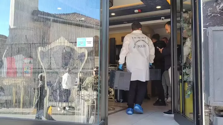 Otel Tahliye Edildi Istanbulda Anne Ve Cocuklari Zehirlenme Suphesiyle Hayatini Kaybetti