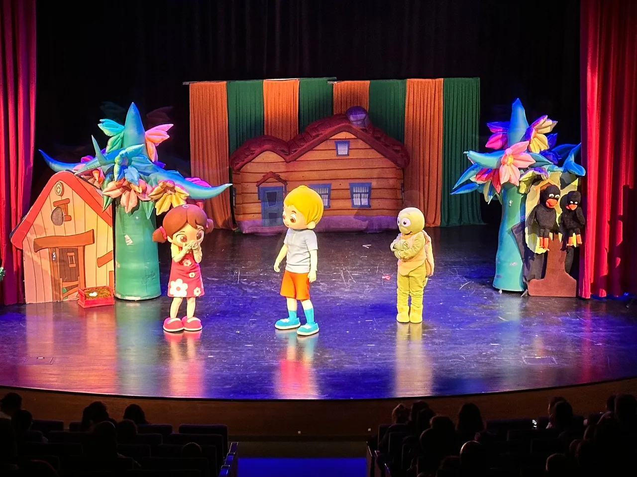 Renkli Yumurta Hikayesi Niloya Ile Sahneye Tasiniyor (3)