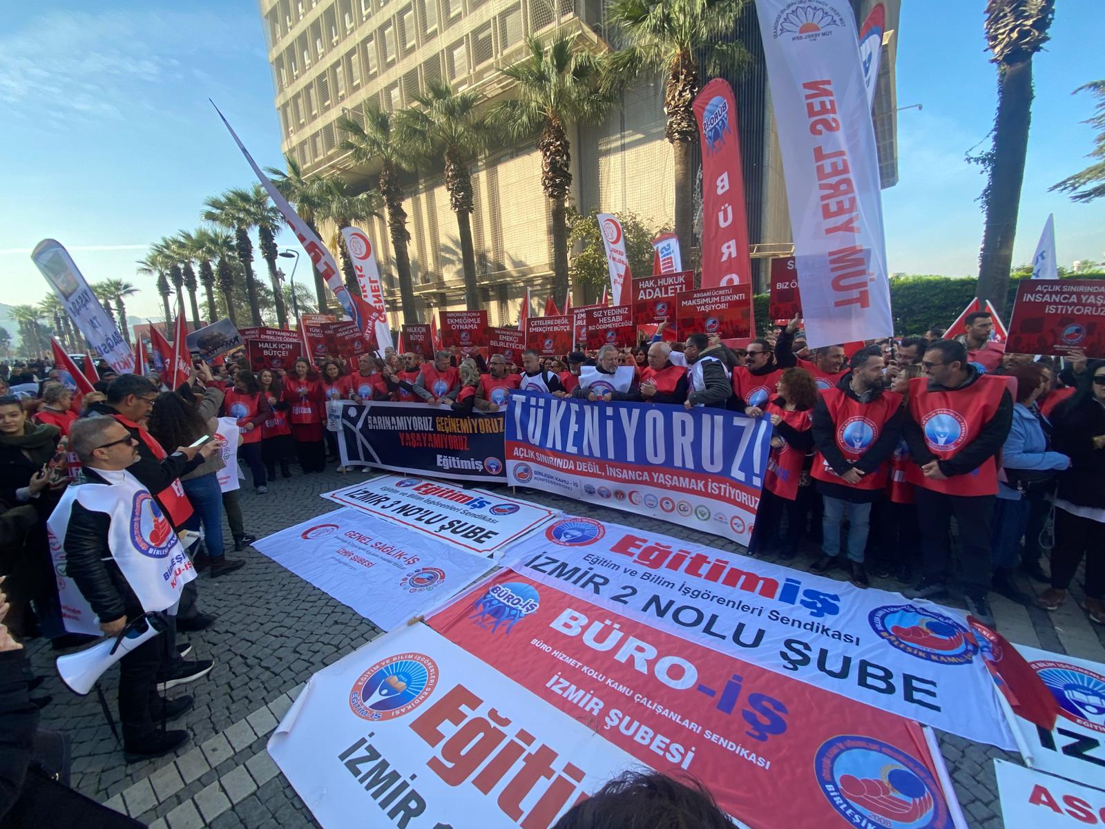 Birlesik Kamu Isten Is Birakma Eylemi Yoksulluk Sinirinin Uzerinde Maas Istiyoruz (2)