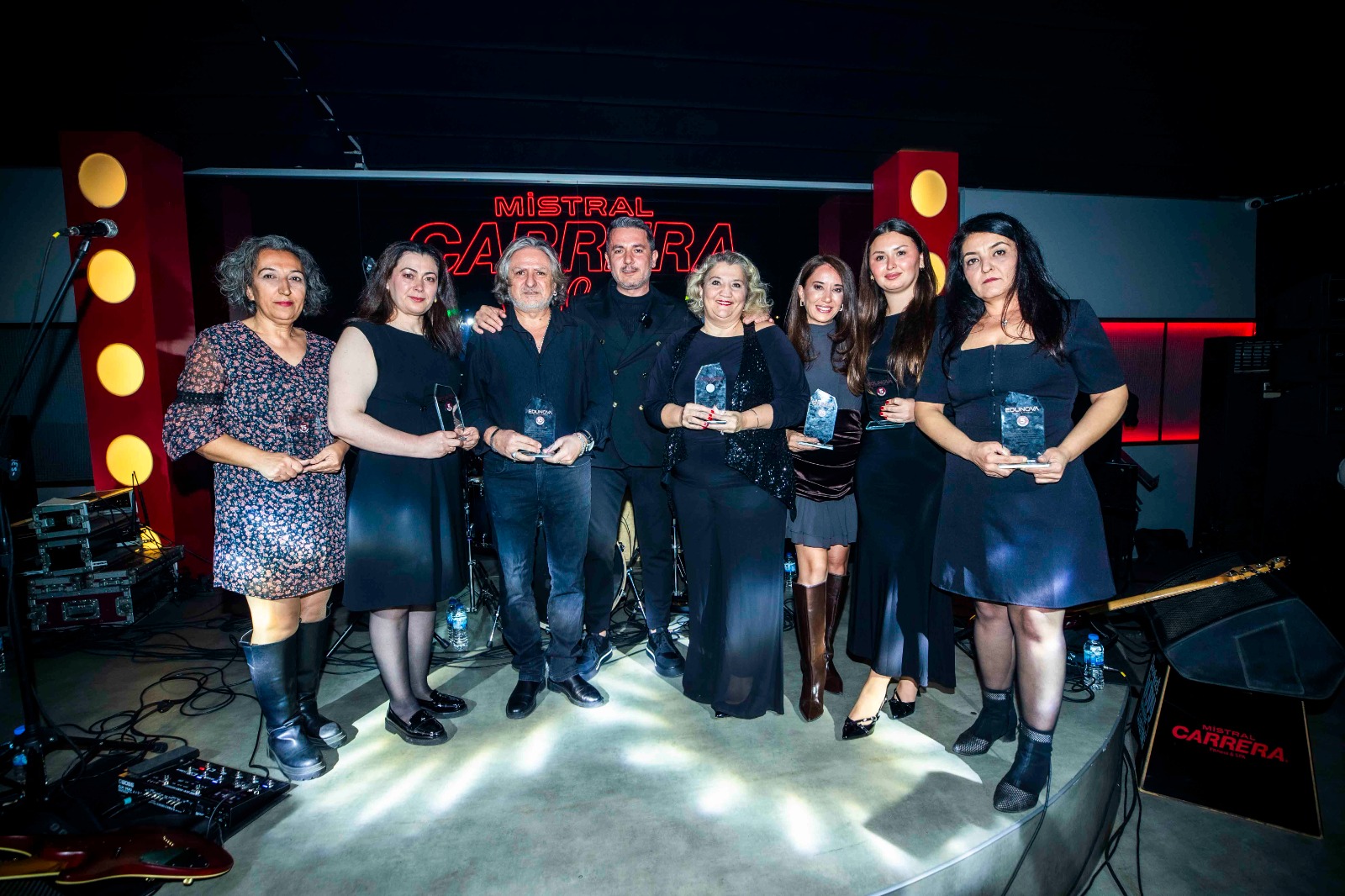 EDUNOVA Grup, Öğretmenler Günü’nde Fondip konseriyle coştu