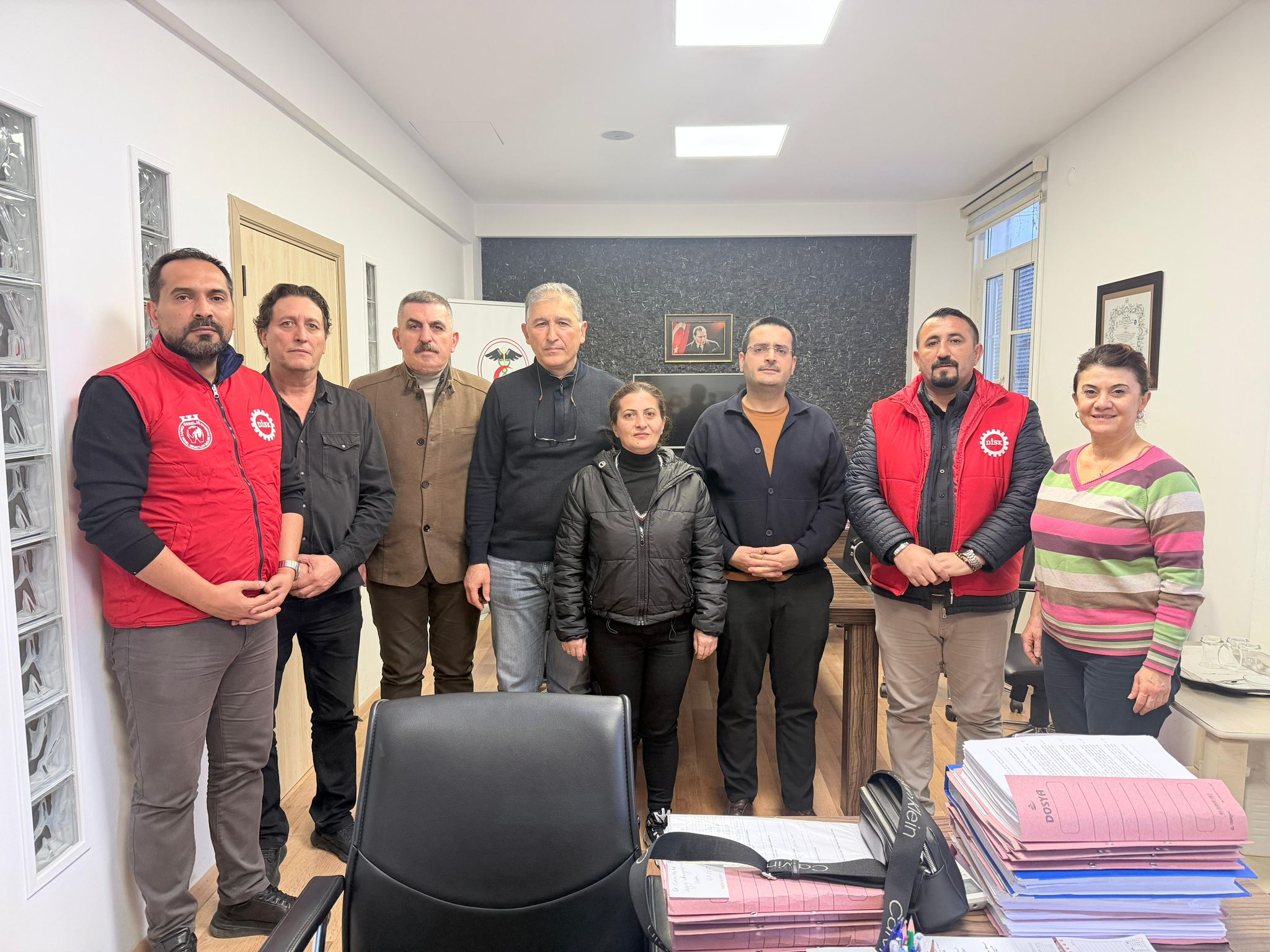 Genel Isten Izmirde Dayanisma Turu Iscilerin Magduriyeti Masaya Yatirildi (3)