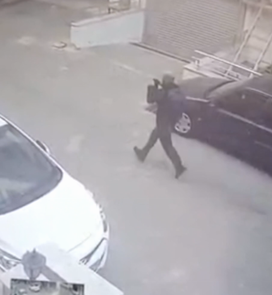 Izmirde Peruk Ve Lens Takarak Esine Saldirdi Sucu Chatgptye Atti-1