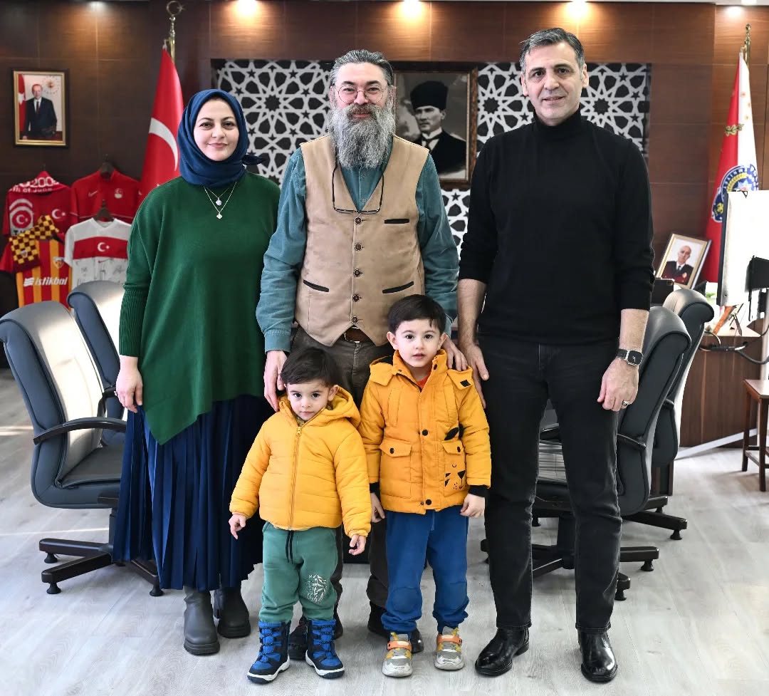 610835430 17928842142173155 3542325998069261305 N