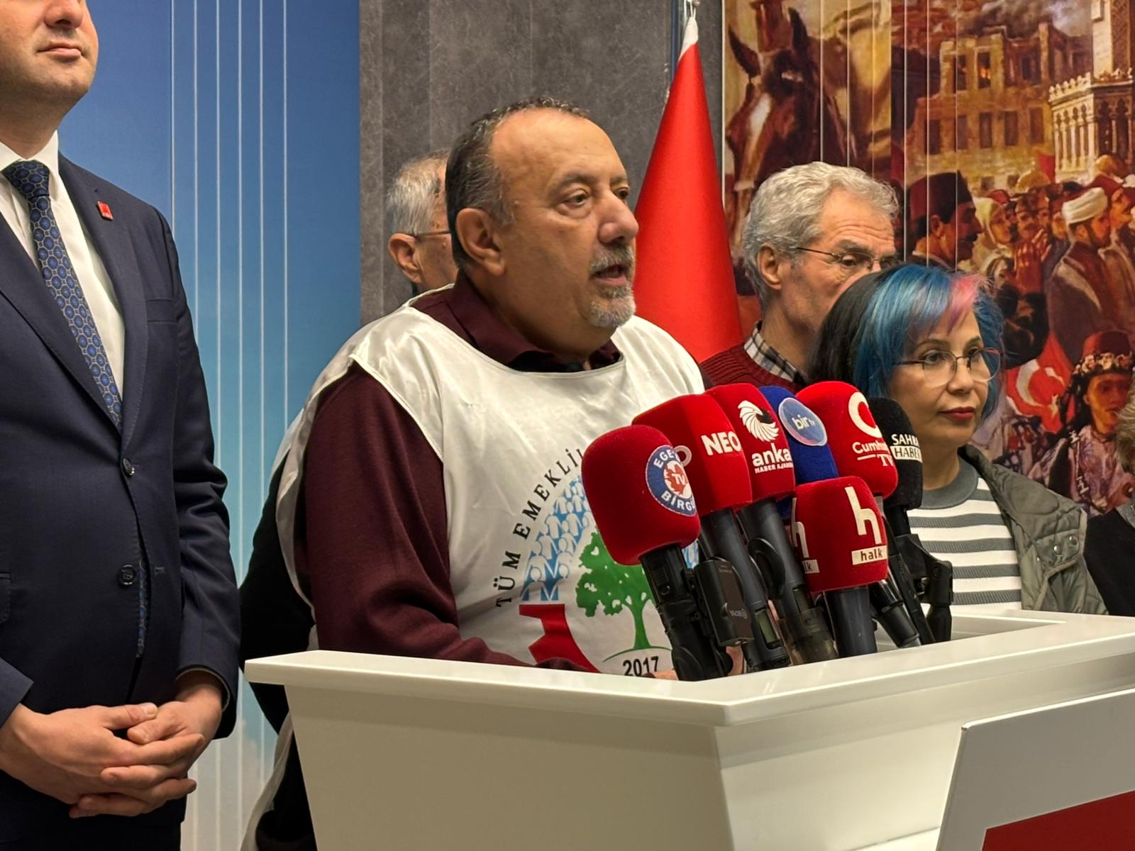 Chp Izmirde Emekli Ayligi Isyani Iktidarin Degisimine Ihtiyacimiz Var (3)