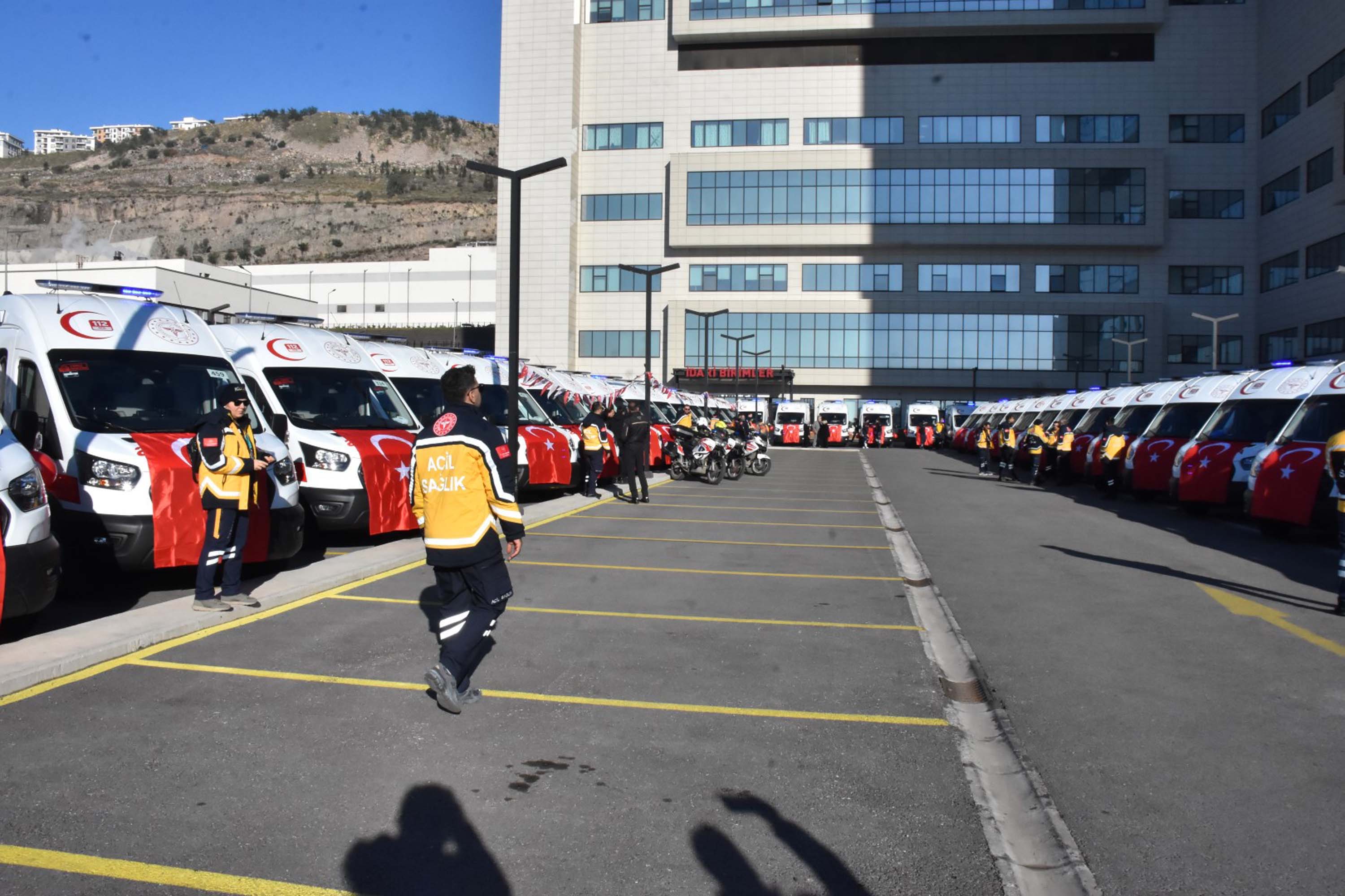 Izmire 45 Yeni Ambulans Acil Mudahale Artik 7 Dakikadan Kisa Surecek (1)