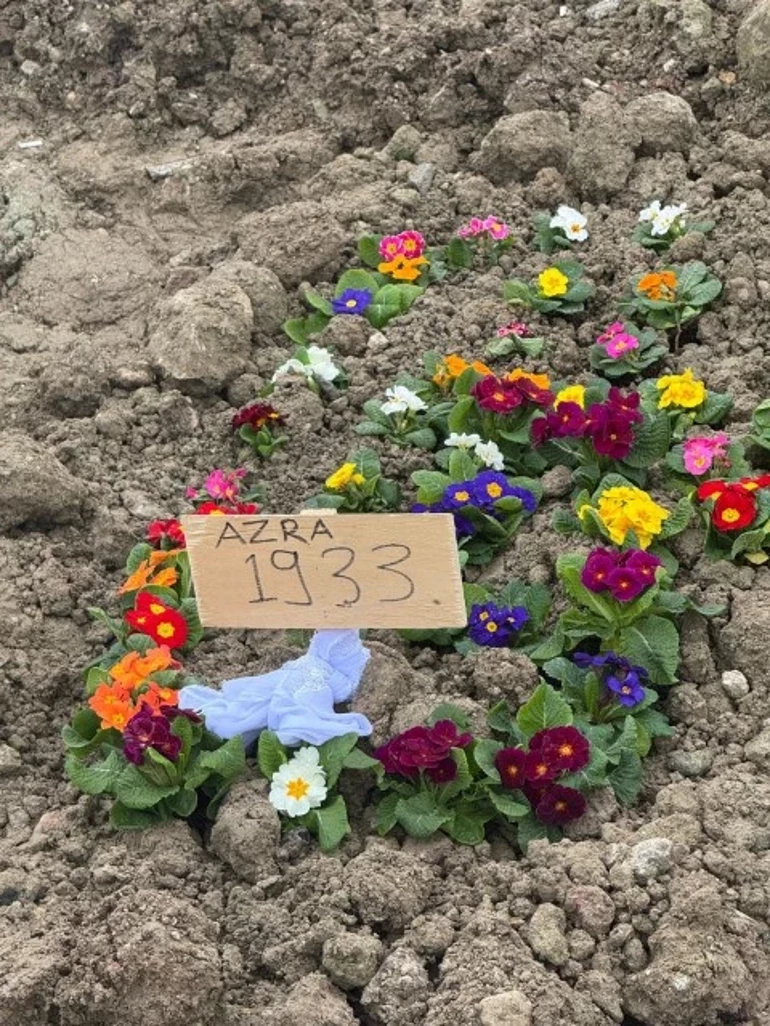 698B22139333749B50877064