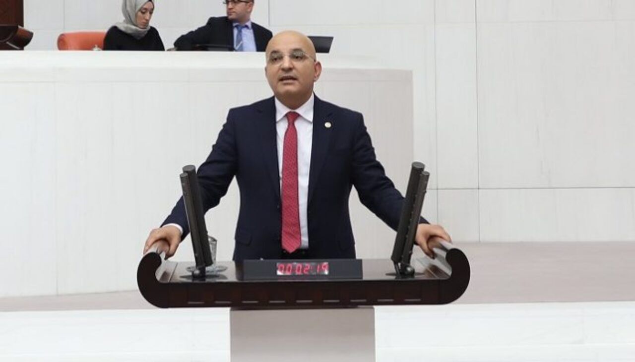 Mahir Polat’tan Onur Emrah Yıldız’ın AK Parti’ye geçişine sert tepki: Çiğli’nin iradesi bir rozetle taşınamaz