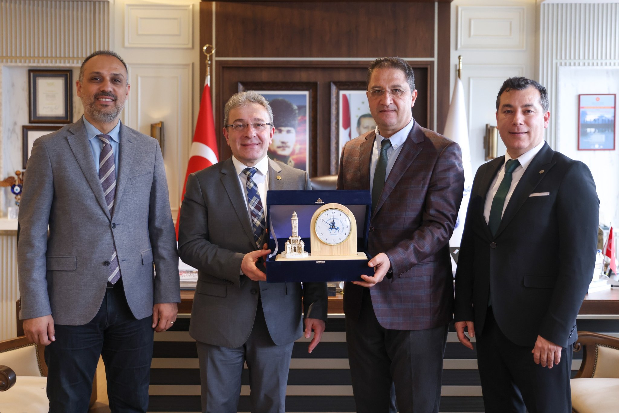 H Az7 Kyq W A A Ao O Ti