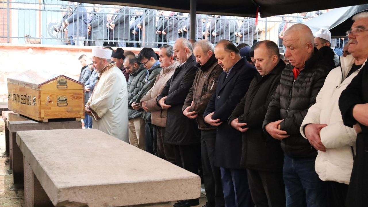 Kastamonu Pir Seyini Son Yolculugunda Yalniz Birakmadi3