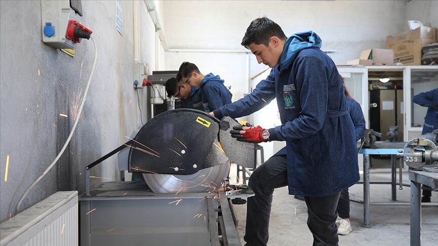 Ekonomik Zorluklar Cocuklari Calisma Hayatina Itiyor-1