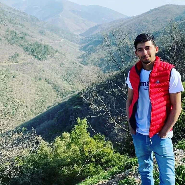 Esine Ve Ailesine Ates Acti 4 Olu-1