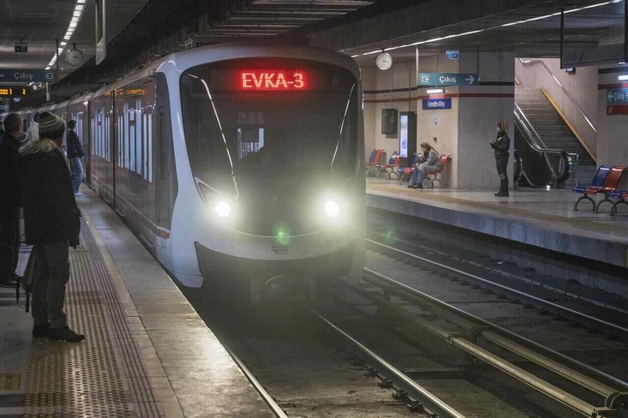 Izmir Metrosunda Ray Degisim Calismasi Son Istasyon Bornova Olacak