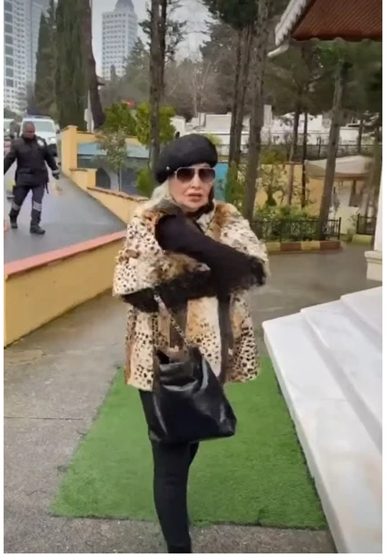 Orhan Gencebayin Neyi Var Erol Kosenin Cenazesinde Neden Aractan Inmedi