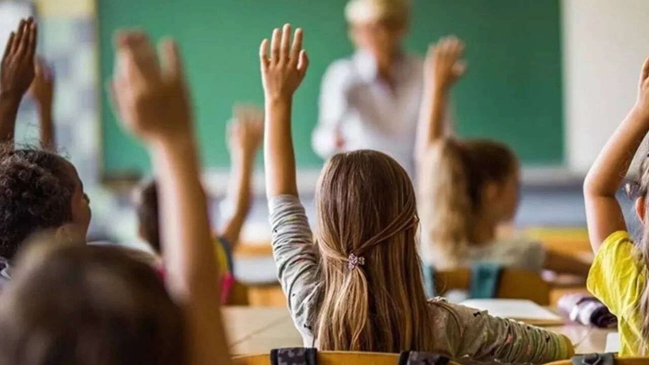 İstanbul Valisi Gül yanıtladı: 19 Ekim Pazartesi günü okullar açık mı?