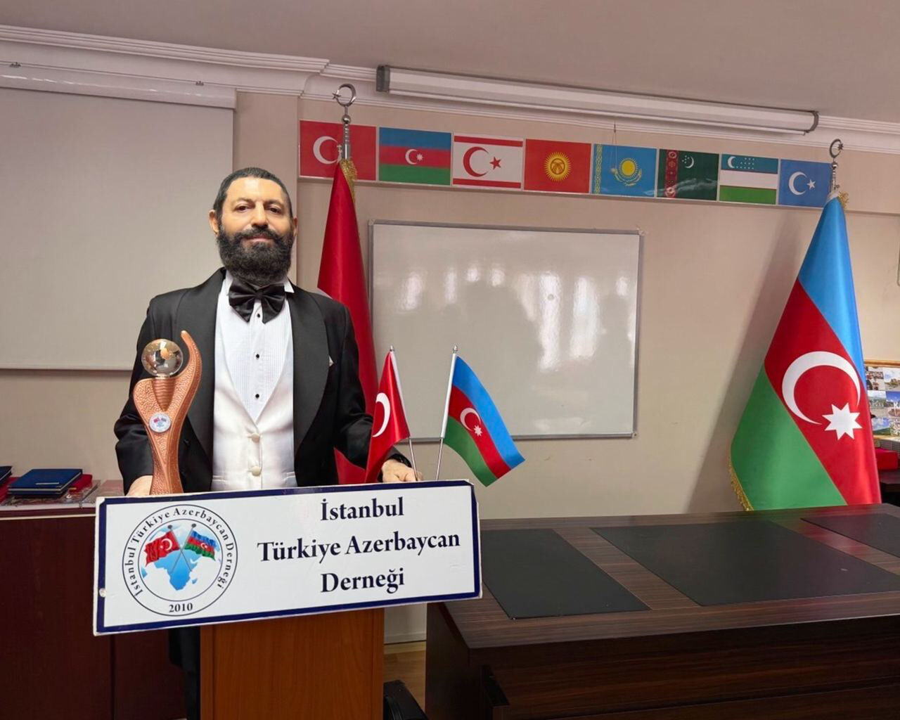 Akif Manafa Istaddan Diyalog Ve Baris Odulu Verildi 2