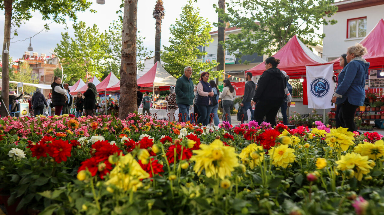 Bayindirda Cicek Festivali Heyecani Basladi