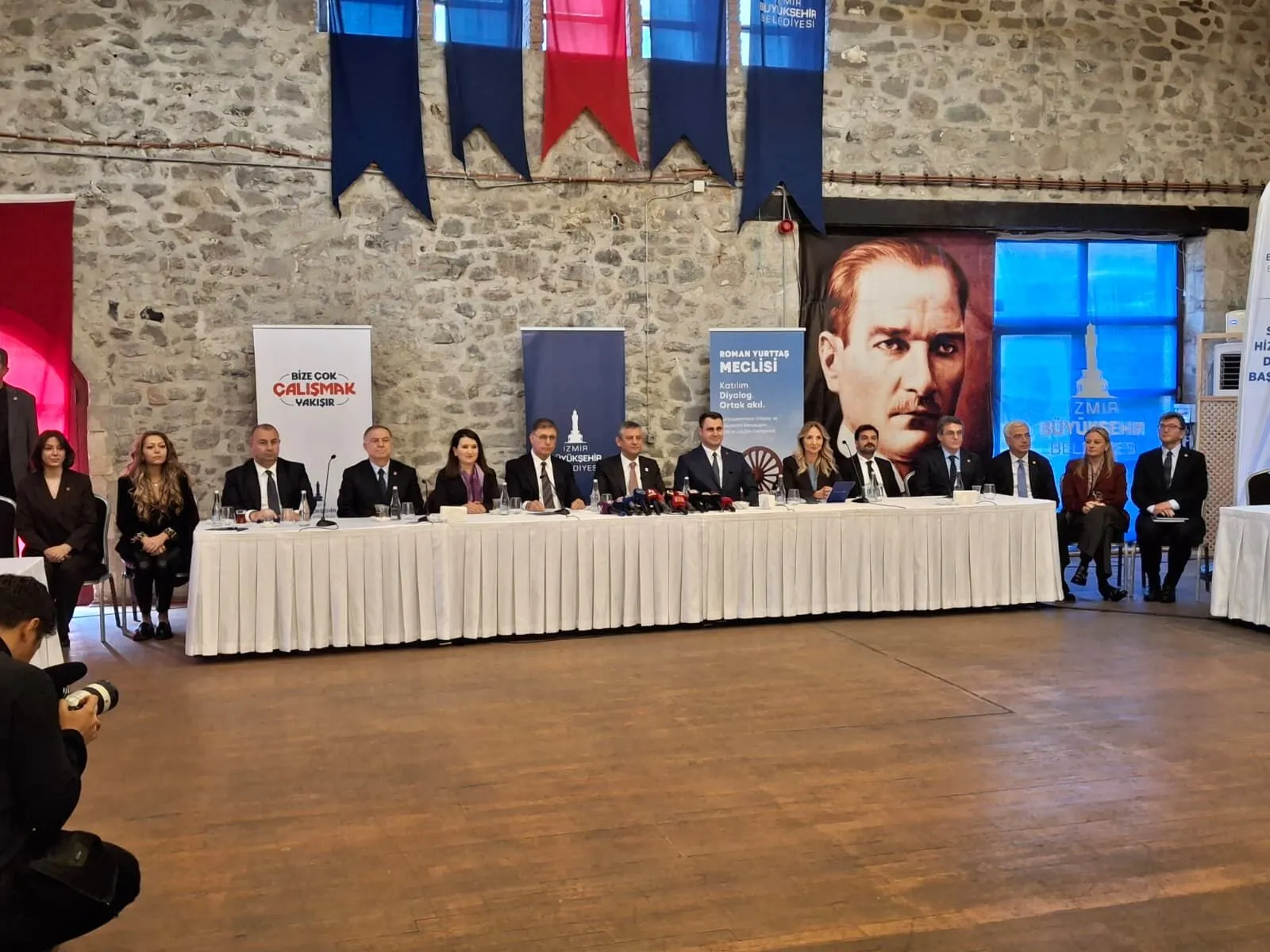 Chp Lideri Ozel Roman Yurttaslara Izmirden Soz Verdi Temsil De Olacak Butce De1