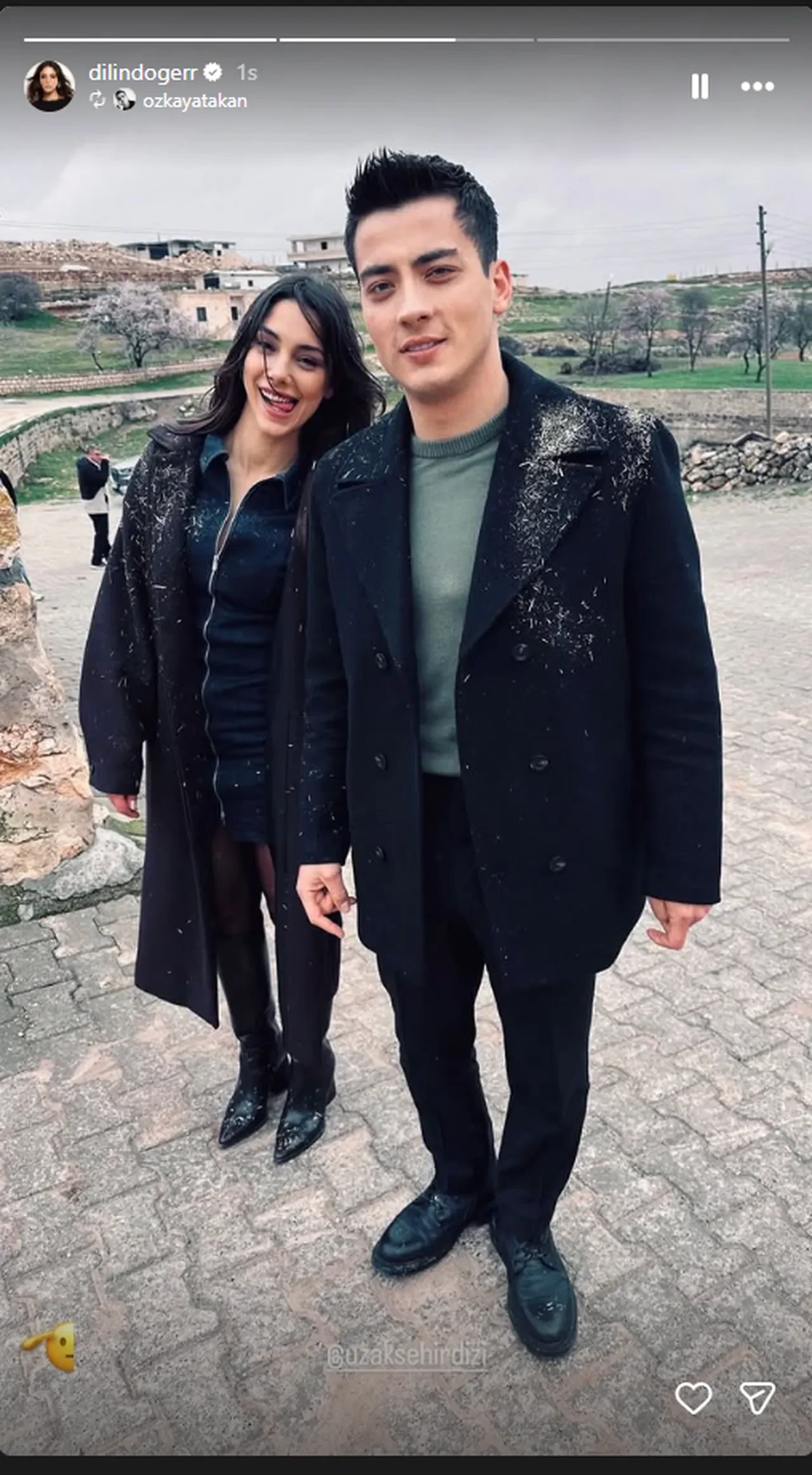 Uzak Sehir Aski Gercek Oldu Dilin Doger Ve Atakan Ozkaya Sevgili Mi-1