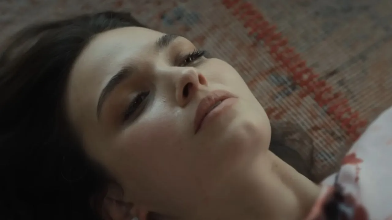 Yeralti Dizisi Pinar Oldu Mu Pinar Neden Oldu Ekin Aksoy Diziden Neden Ayrildi (1)