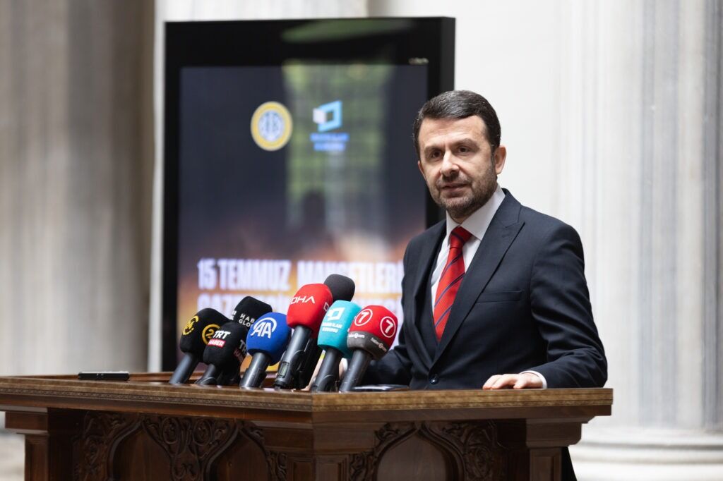 15 Temmuz Mansetleri Atolyesi Istanbulda Tamamlandi (12)