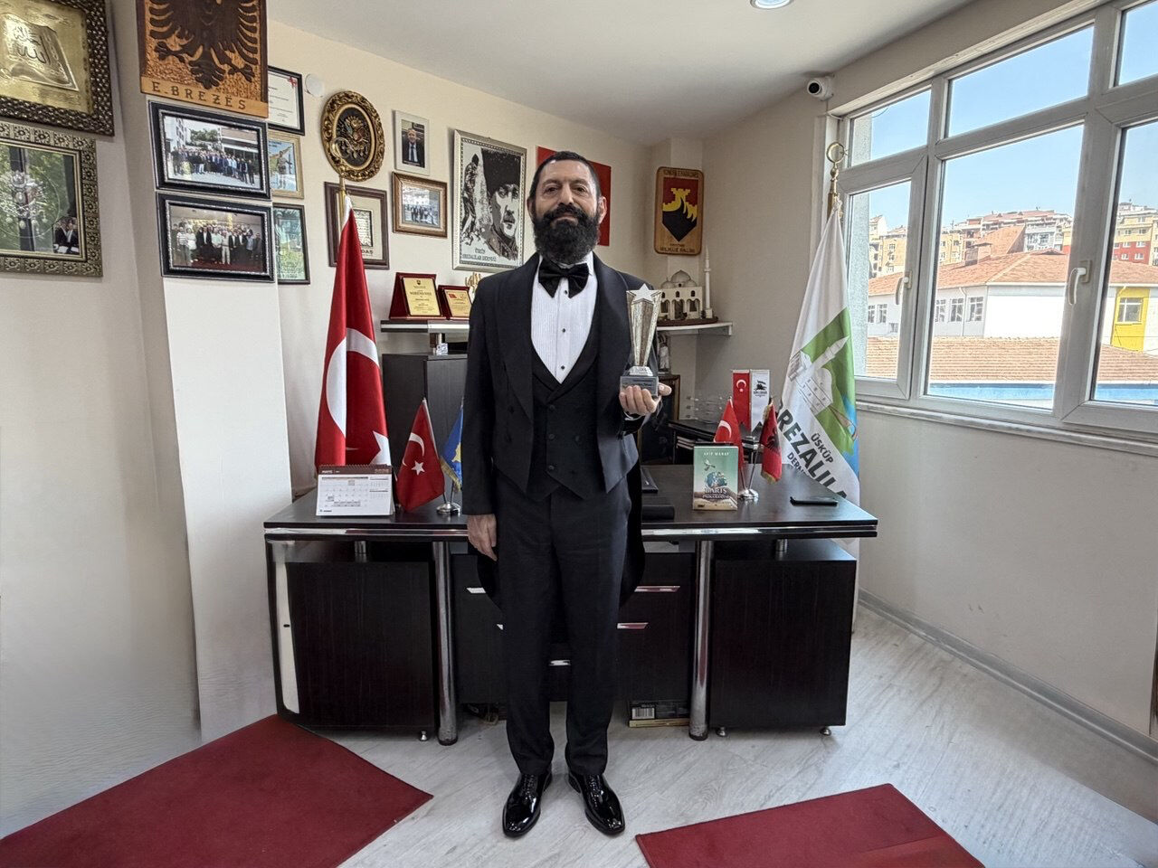 Akif Manafa Uskupte Hosgoru Ve Baris Odulu-1