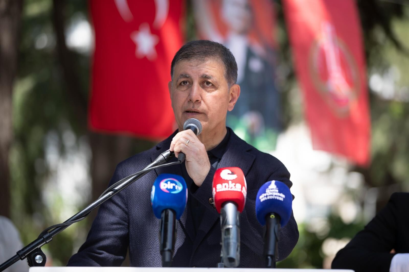 Cemil Tugay Zubeyde Anne Hepimiz Sizin Cocuklariniziz (1)